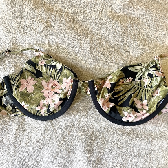 Volcom - Midnight Tropic Underwire Bikini Top 🌴 - Picture 4 of 6